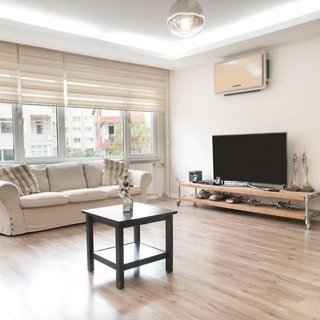 Central And Vibrant Flat With Balcony In Besiktas Estambul Exterior foto